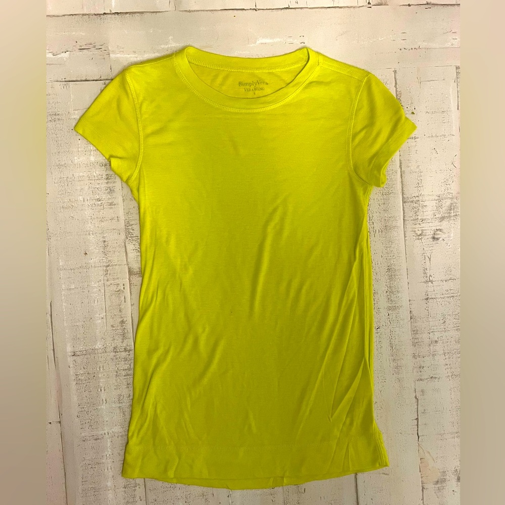Simply Vera by Vera Wang neon tee ~ small